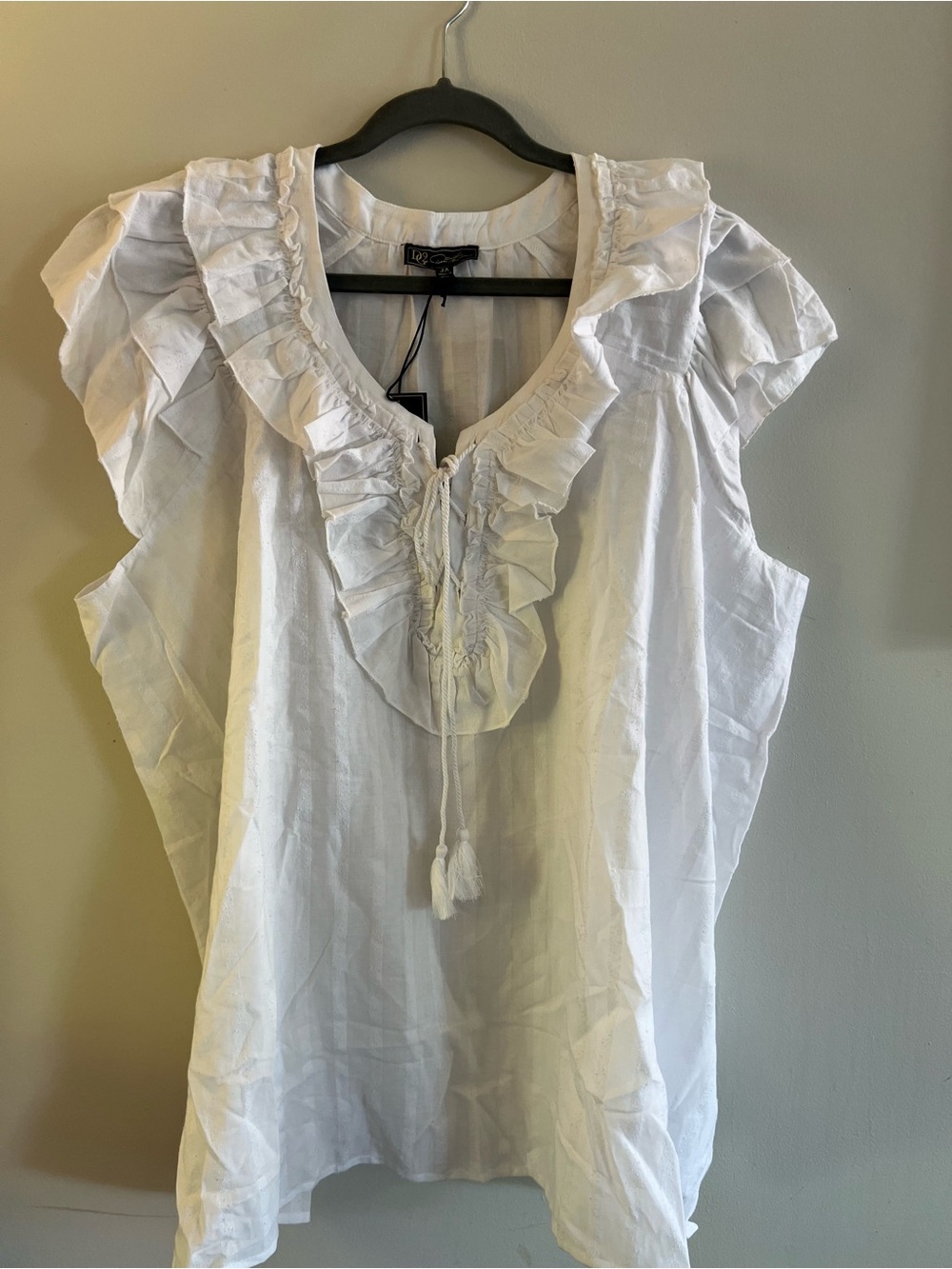 DG2 by Diane Gilman White Ruffled Tie-Neck Blouse